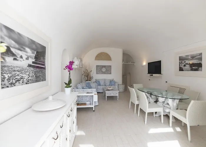 Center Holidays * Capri