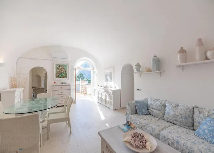 Center Holidays * Capri